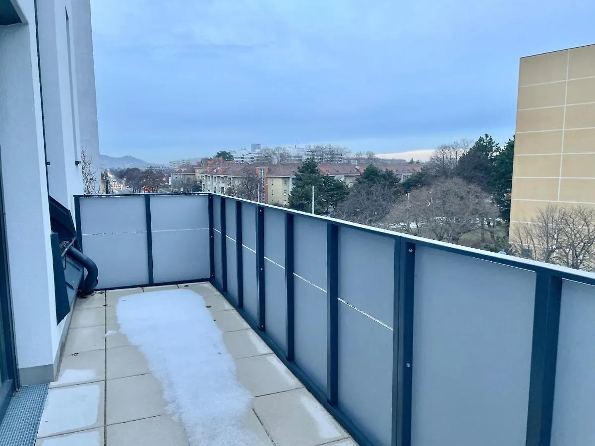 Modern Rooftop Apartment With Balcony - Free Parking Vienna