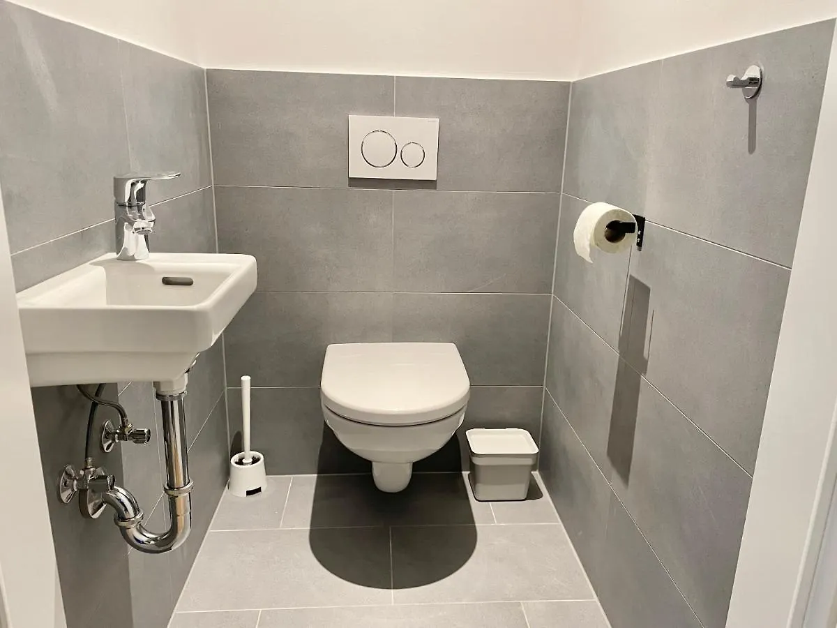 Modern Rooftop Apartment With Balcony - Free Parking Vienna Austria