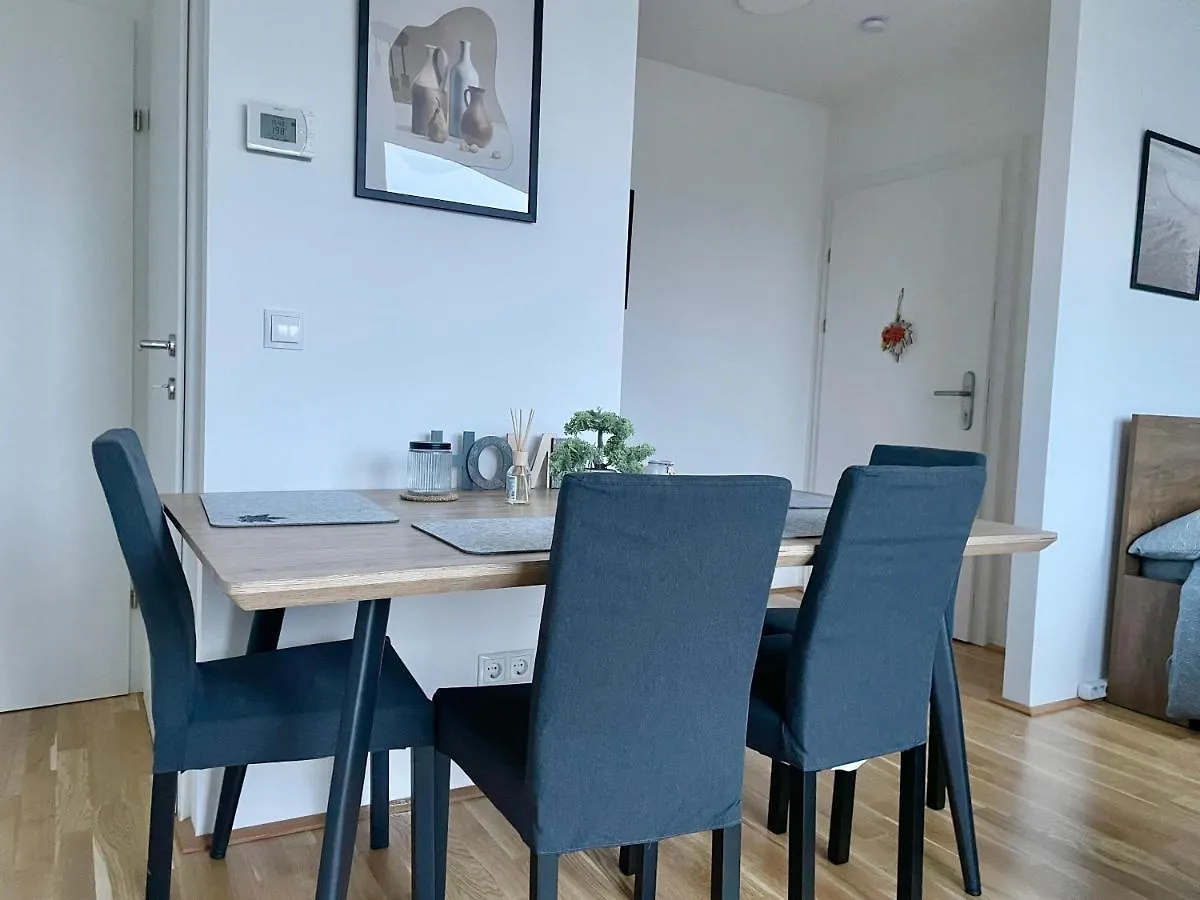 Modern Rooftop Apartment With Balcony - Free Parking Vienna